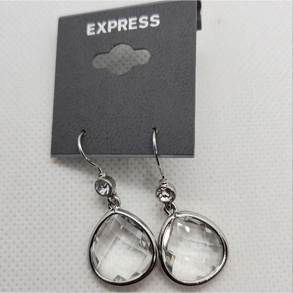 NWT Express Silver & Clear Dangling Teardrop Earrings - Picture 1 of 3